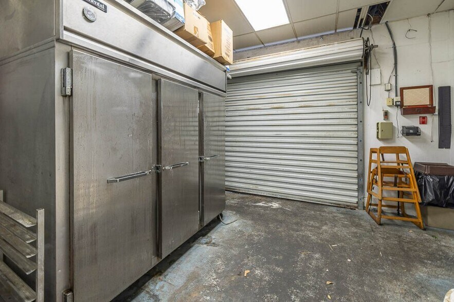 More Photos Of 1423-1425 Newcastle St, Brunswick Storefront For Sale