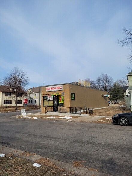 More Photos Of 879 Fremont Ave, Saint Paul Freestanding For Sale