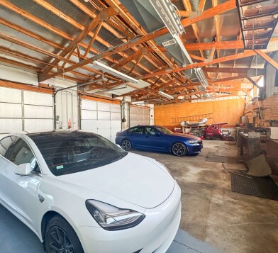 More Photos Of 4224 S Kinnickinnic Ave, Milwaukee Warehouse For Lease