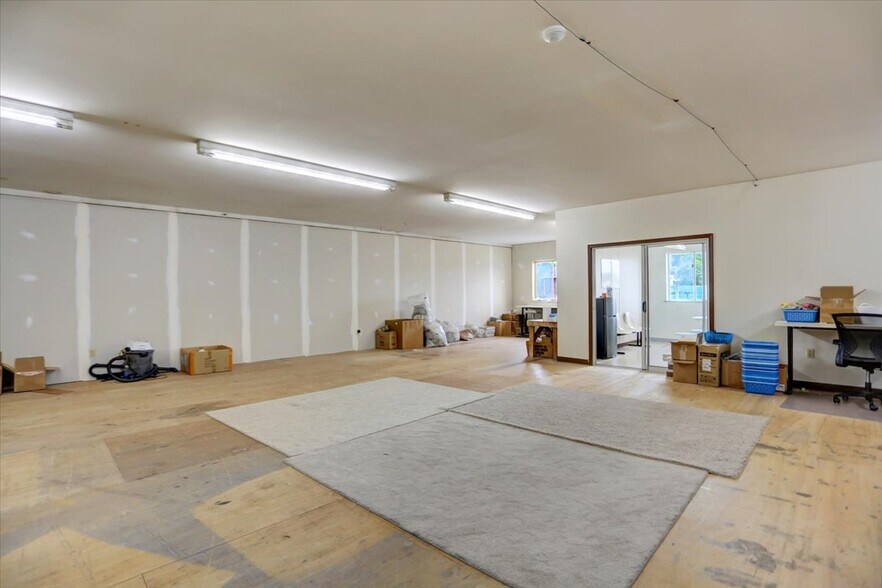 More Photos Of 140 W Orange St, Shippensburg Storefront For Sale