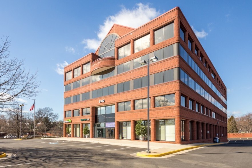 More Photos Of 6910 Richmond Hwy, Alexandria Office For Lease