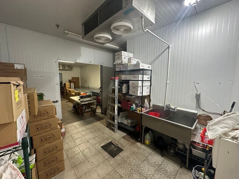 More Photos Of 21 Fairburn Dr, Markham Light Distribution For Sale