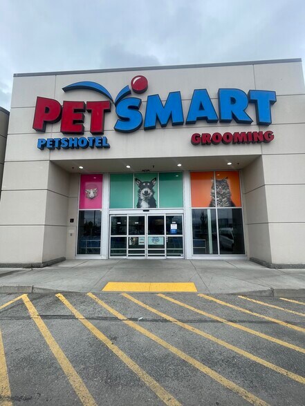 More Photos Of 601 E Dimond Blvd, Anchorage General Retail For Lease