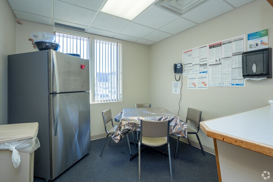 More Photos Of 18636 Dixie Hwy, Homewood Medical For Lease