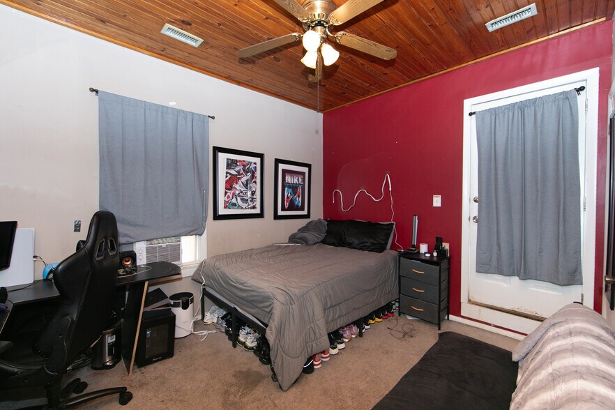 More Photos Of 604 White Horse Pike, Oaklyn Storefront For Sale