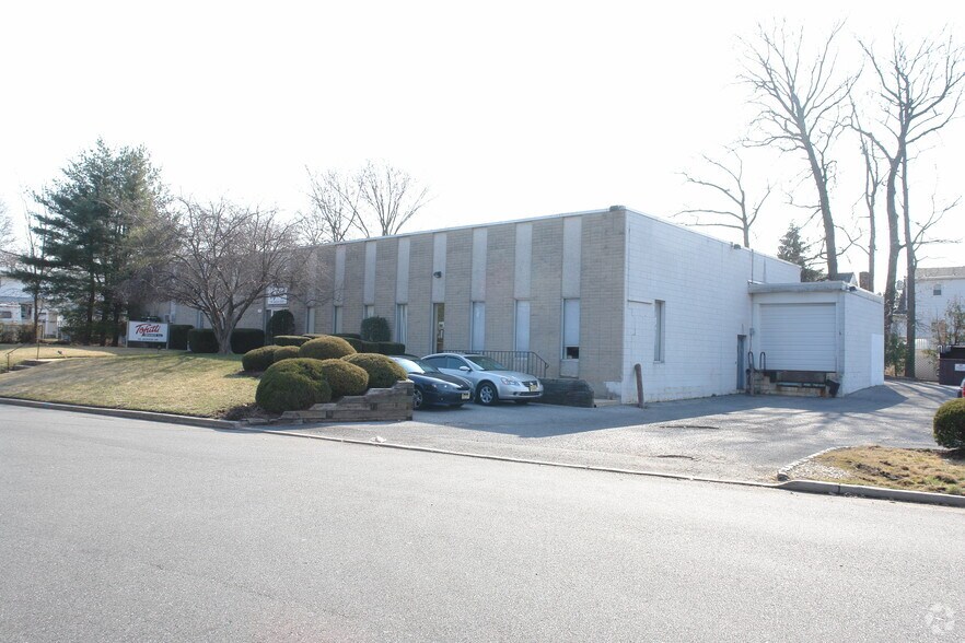 More Photos Of 50 Jackson Dr, Cranford Warehouse For Lease