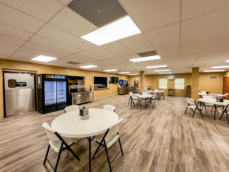 More Photos Of 906 S Highway 285, Pecos Warehouse For Sale