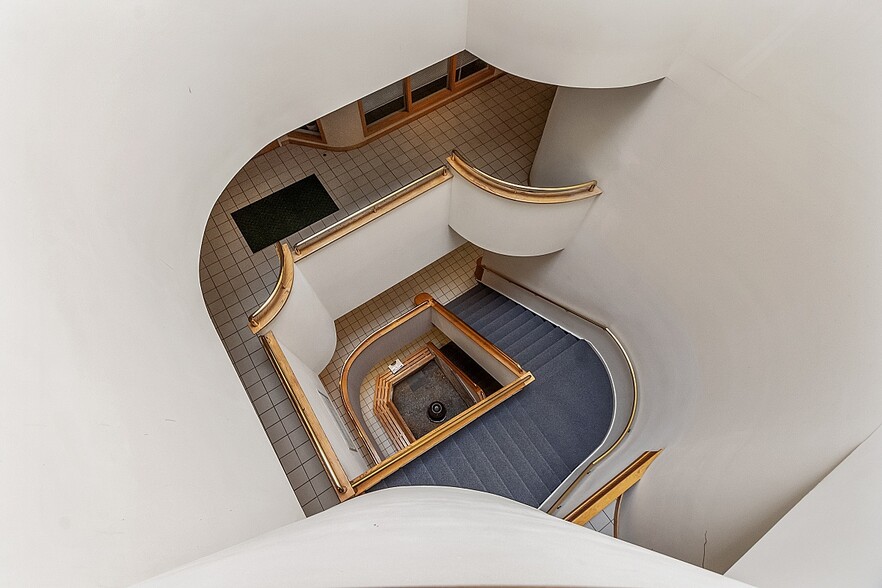 More Photos Of 9-15 Pleasant St, Worcester Office Residential For Lease