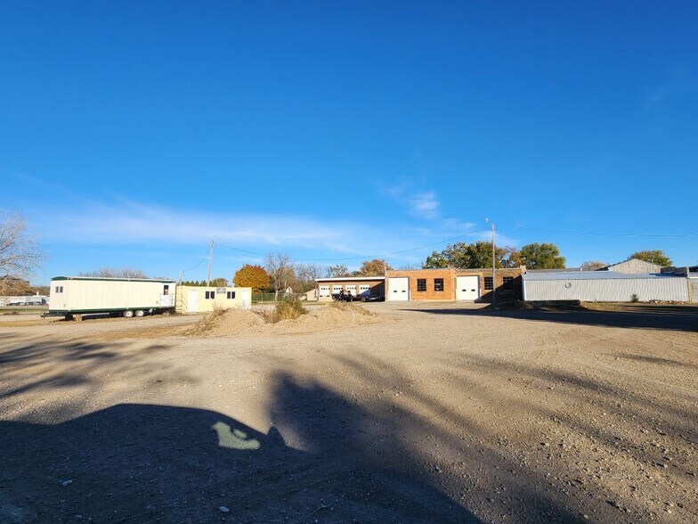 More Photos Of 708-712 S Jefferson Ave, Mason City Warehouse For Sale