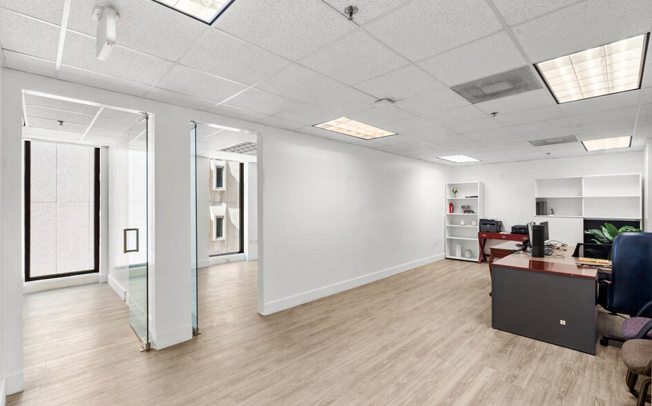 More Photos Of 66-68 W Flagler St, Miami Loft Creative Space For Sale