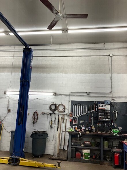 More Photos Of 1110 Island Ave, McKees Rocks Warehouse For Lease