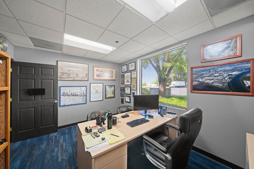More Photos Of 4081 Seaport Blvd, West Sacramento Warehouse For Lease