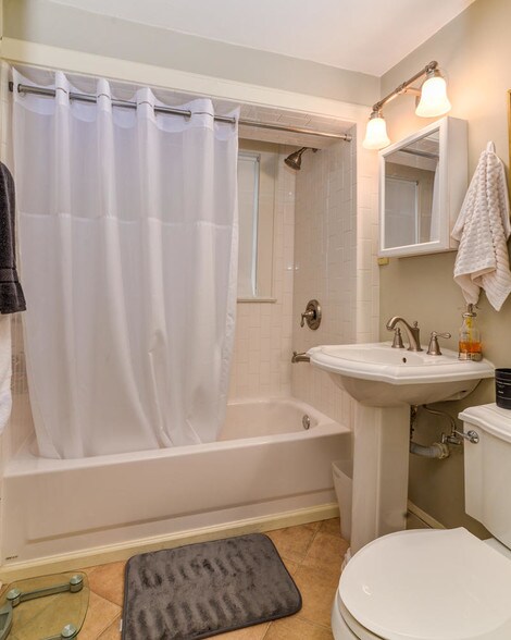 More Photos Of 145 Melrose Ave, Tryon Apartments For Sale