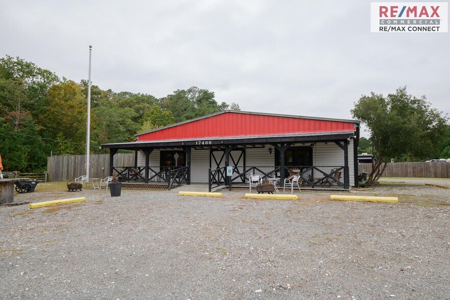 Primary Photo Of 17466 Benns Church Blvd, Smithfield Freestanding For Sale