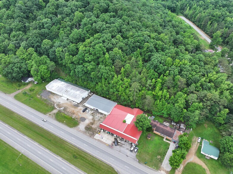 More Photos Of 1416 Highway 70 W, Waverly Flex For Sale