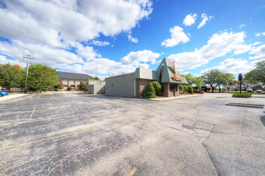 More Photos Of 1744 Biddle Ave, Wyandotte General Retail For Sale