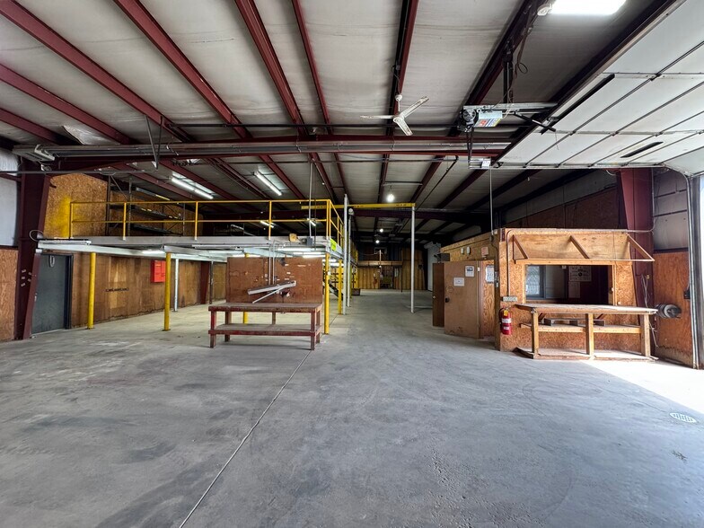 More Photos Of 2323 N Roemer Rd, Appleton Warehouse For Lease