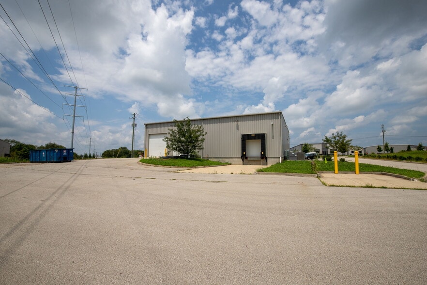 More Photos Of 311 Corporate Dr, Shelbyville Warehouse For Sale