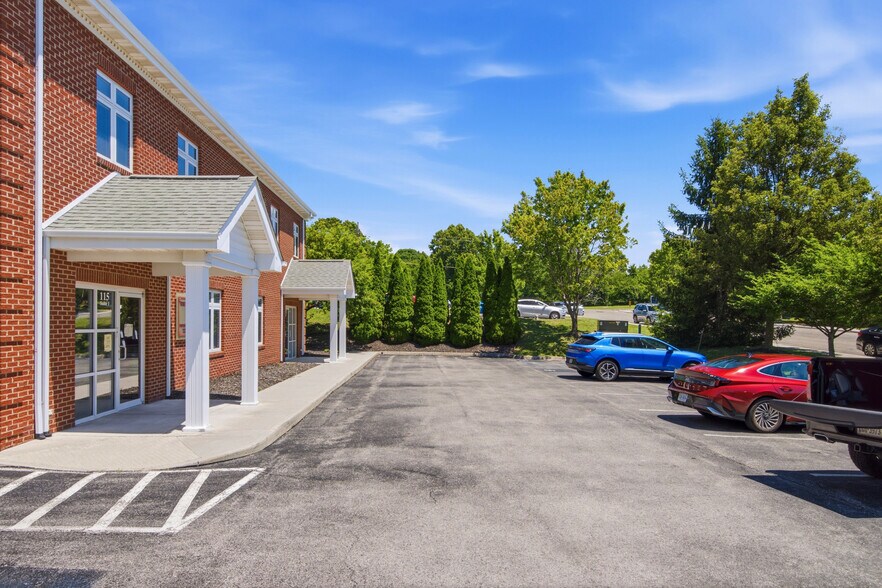 More Photos Of 115 Akers Farm Rd, Christiansburg Medical For Lease