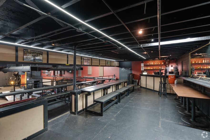 More Photos Of 3862 SE Hawthorne Blvd, Portland Movie Theatre For Sale