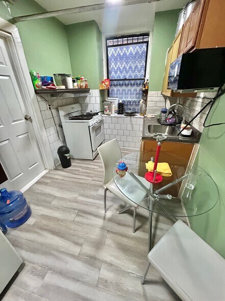More Photos Of 1209 Elder Ave, Bronx Apartments For Sale