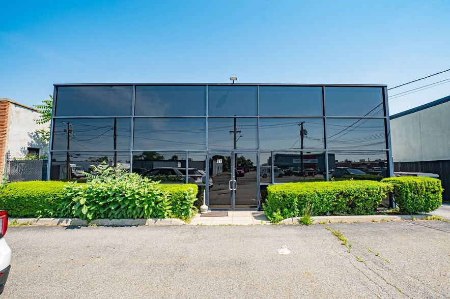 Primary Photo Of 71 Gazza Blvd, Farmingdale Office For Sale