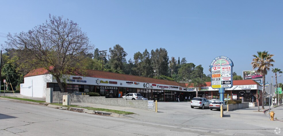 More Photos Of 11300-11322 Ventura Blvd, Studio City Freestanding For Lease