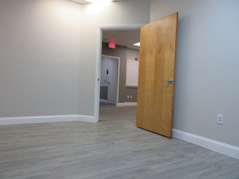 More Photos Of 540 NW University, Port Saint Lucie Office Residential For Sale