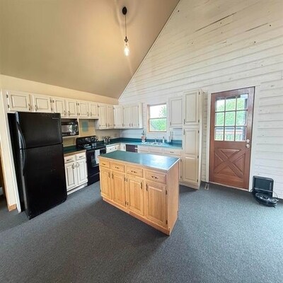 More Photos Of 5140 W US 20, Galena Showroom For Sale