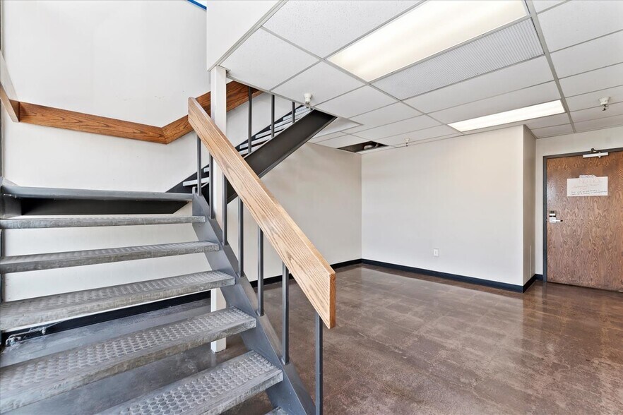 More Photos Of 420 N Five Mile Rd, Boise Warehouse For Sale