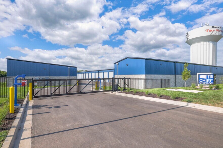 More Photos Of 1901 E 173rd St, Belton Self Storage For Lease