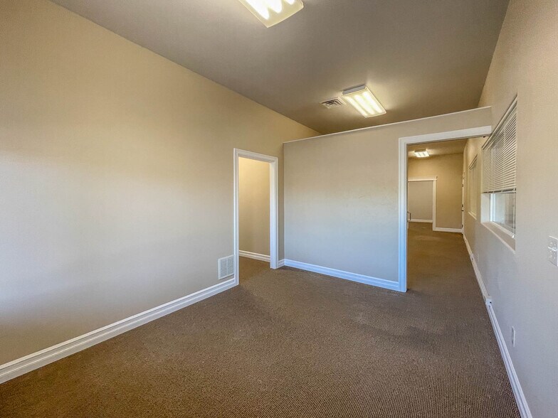 More Photos Of 2198 NE Stephens St, Roseburg Medical For Sale