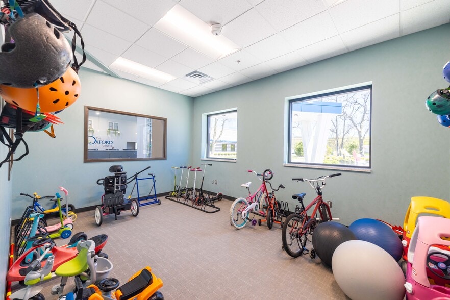 More Photos Of 7030 Whitmore Lake Rd, Brighton Warehouse For Sale