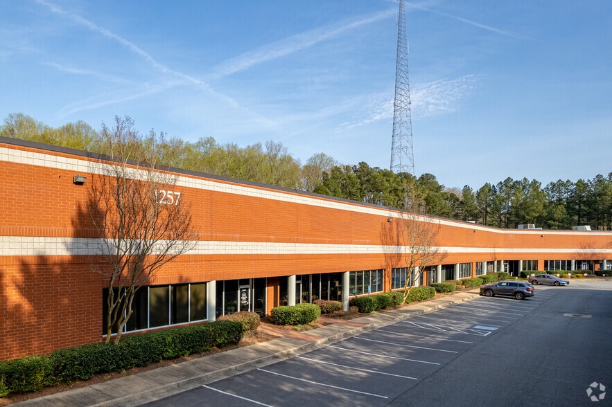 More Photos Of 1257 Kennestone Cir, Marietta Warehouse For Lease
