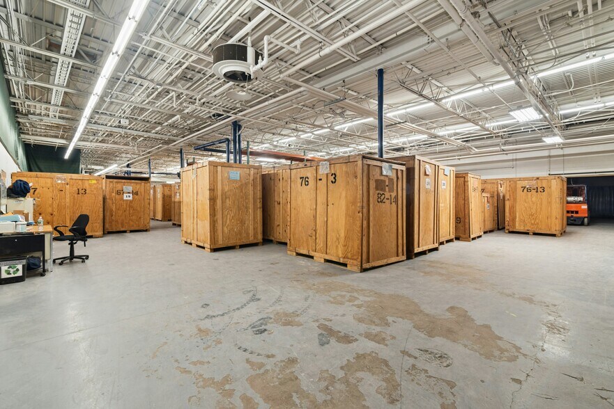 More Photos Of 266 Brookside Rd, Waterbury Manufacturing For Lease