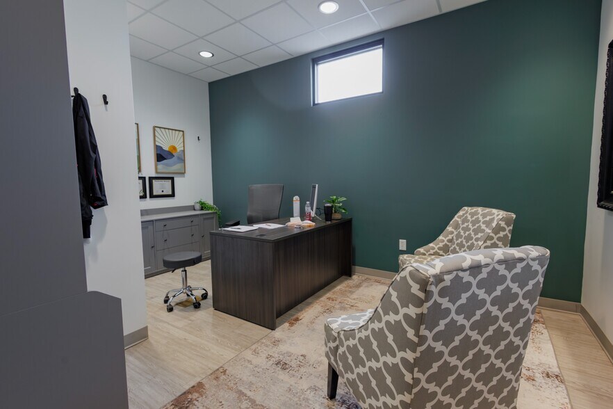 More Photos Of 101 Grant Pl, Lowell Medical For Lease