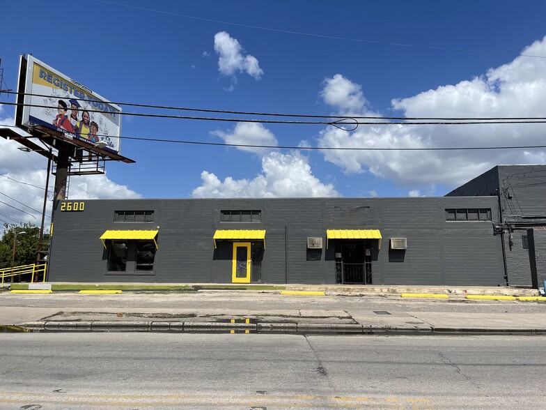 Primary Photo Of 2600 S Flores St, San Antonio Light Manufacturing For Lease