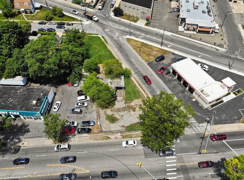 More Photos Of 899 Old Country Rd, Westbury Freestanding For Sale