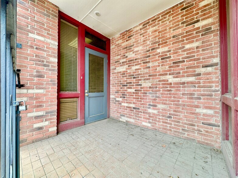More Photos Of 717 Dolorosa St, San Antonio Office For Lease