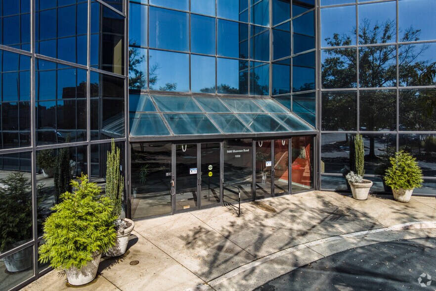 More Photos Of 5400 Shawnee Rd, Alexandria Office For Lease
