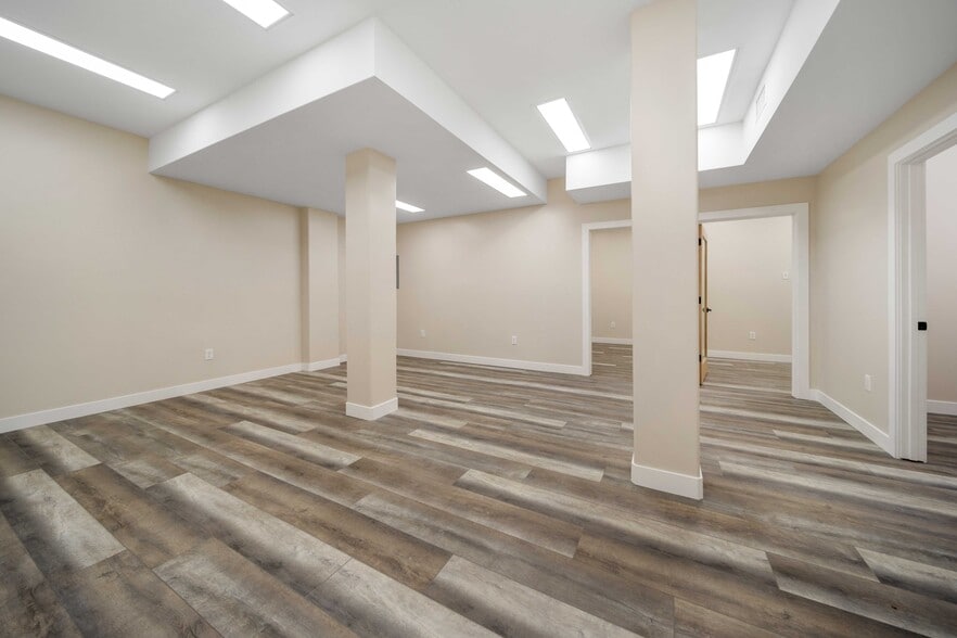 More Photos Of 465 E Palmdale Blvd, Palmdale Loft Creative Space For Lease