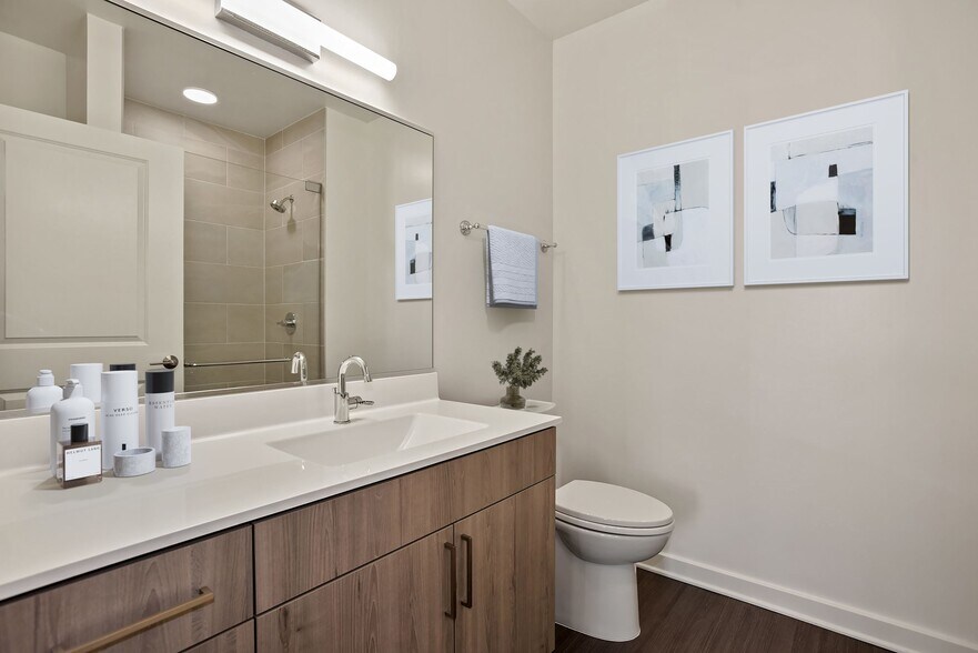 More Photos Of 7970 Maitland St, McLean Apartments For Lease