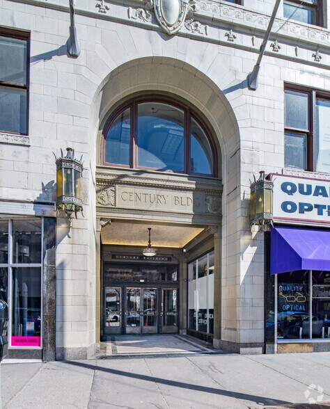 More Photos Of 230 W Wells St, Milwaukee Office For Sale