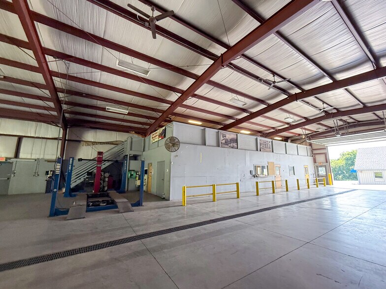 More Photos Of 15180 Barrens Rd N, Stewartstown Auto Repair For Sale