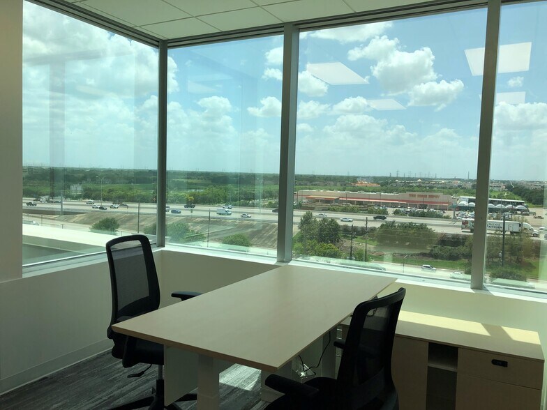 More Photos Of 9999 Bellaire Blvd, Houston Medical For Sale