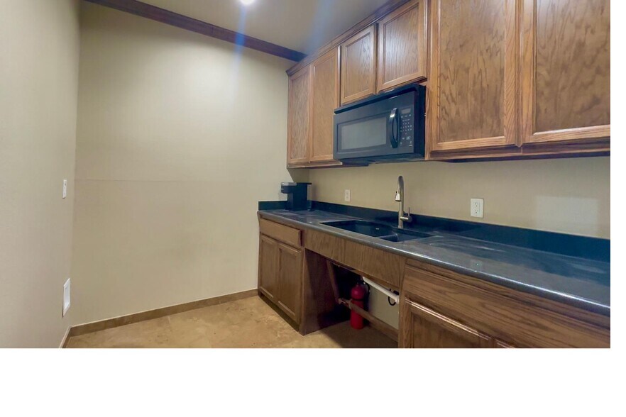 More Photos Of 7000 Parkwood Blvd, Frisco Medical For Sale