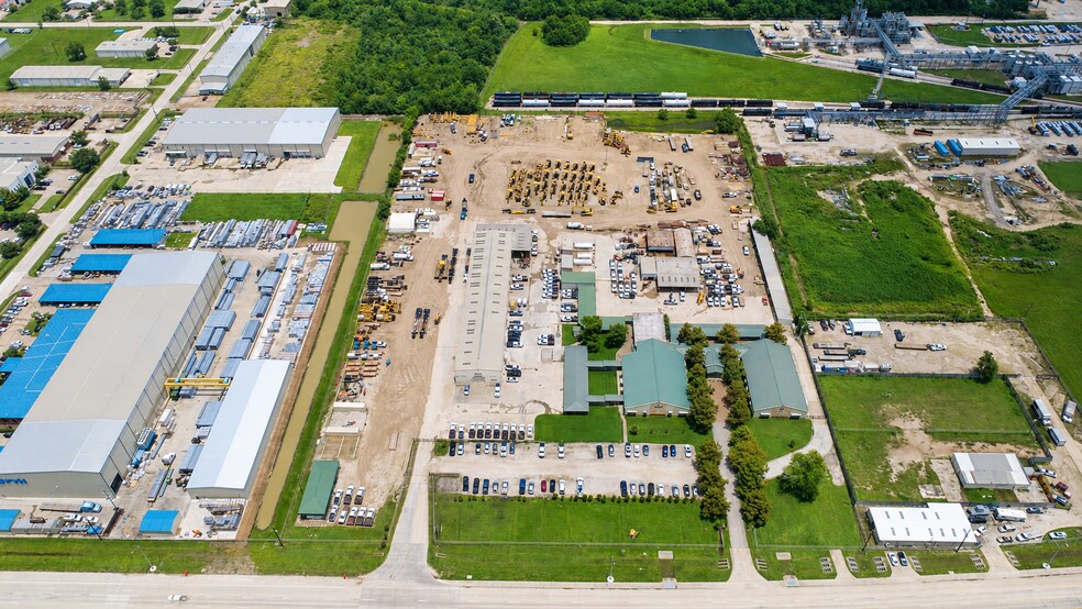 More Photos Of 8521 McHard Rd, Houston Manufacturing For Lease