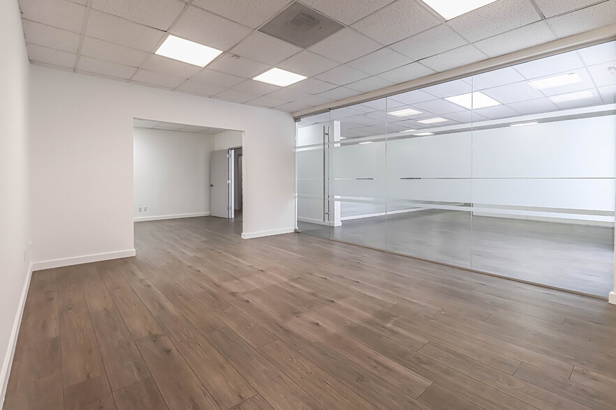 More Photos Of 7410-7428 Bellaire Ave, North Hollywood Warehouse For Sale