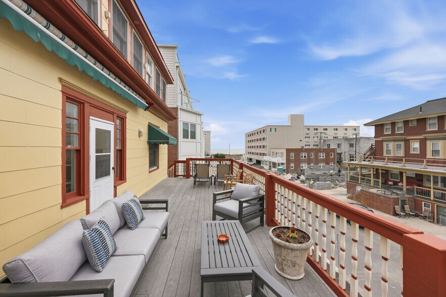 More Photos Of 105 S Little Rock, Ventnor Hospitality For Sale