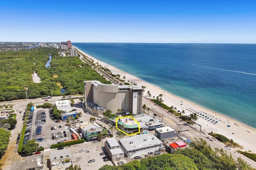 More Photos Of 900 Sunrise Ln, Fort Lauderdale General Retail For Sale